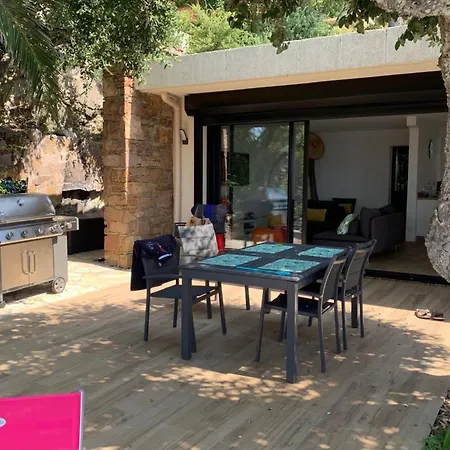 4-bedroom With Private Pool And Sea View Holiday home