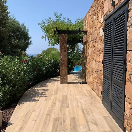 Holiday home 4-bedroom With Private Pool And Sea View Saint-Raphael (Var)