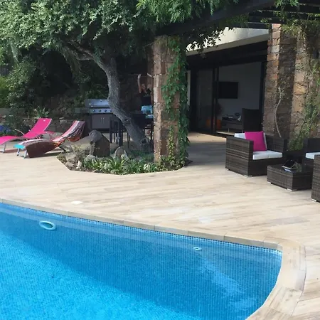 4-bedroom With Private Pool And Sea View Saint-Raphael (Var)