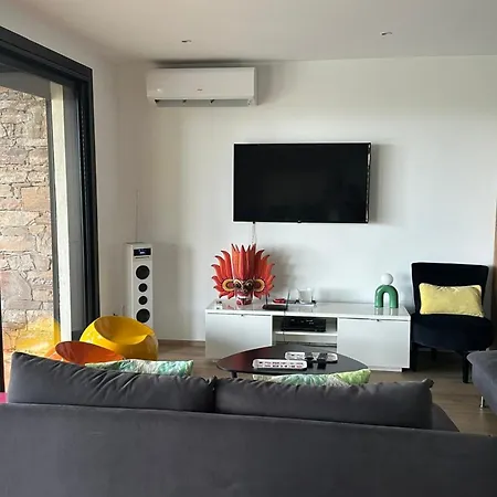 4-bedroom With Private Pool And Sea View *